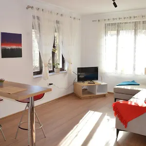  Apartment Rh Center